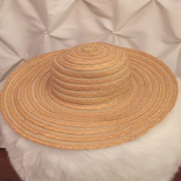 Hat - Spiral Straw Hat, Natural Straw Color. - Picture 2 of 5
